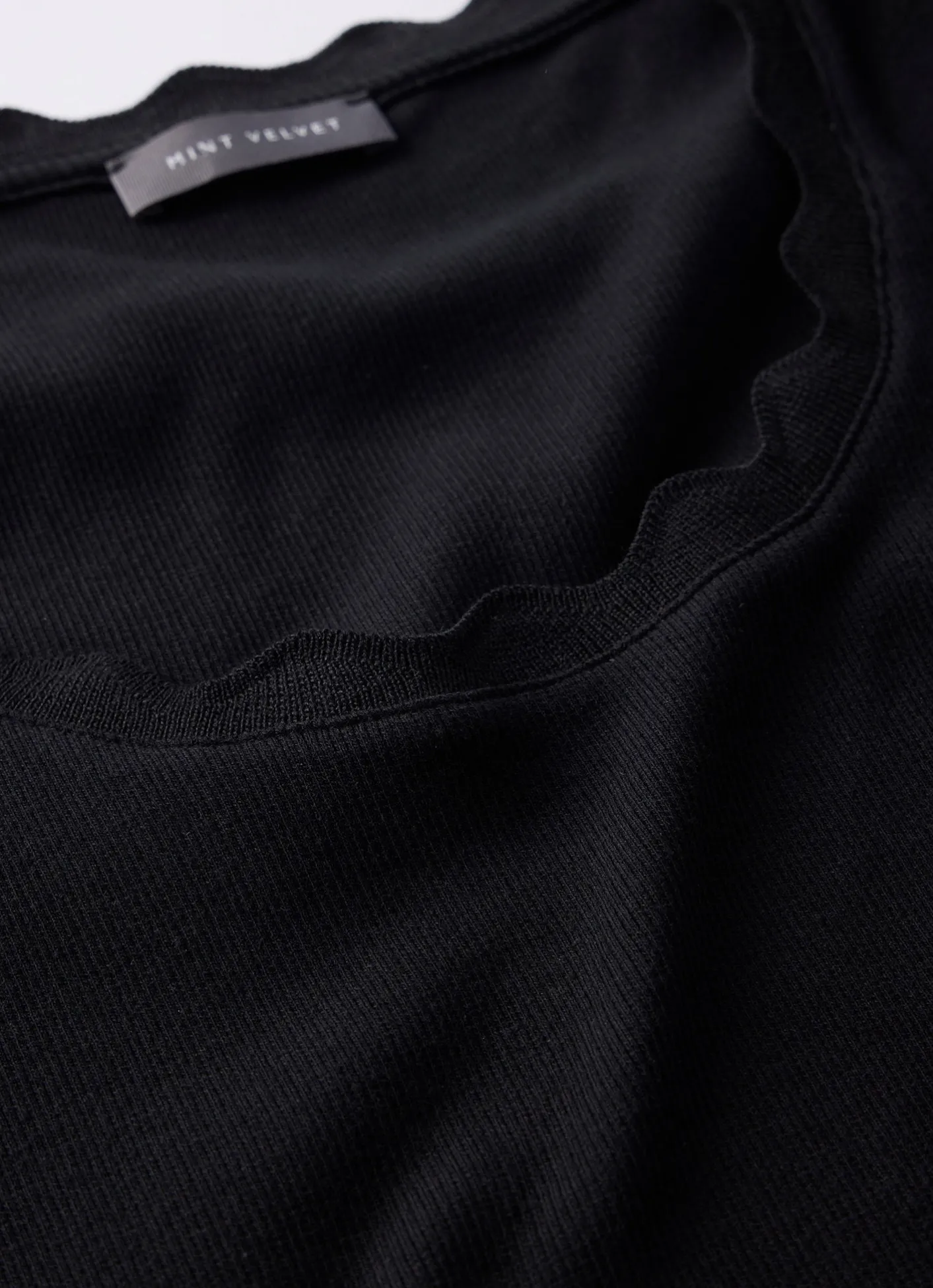 Discount Scallop Trim Vest Top T-Shirts|T-Shirts