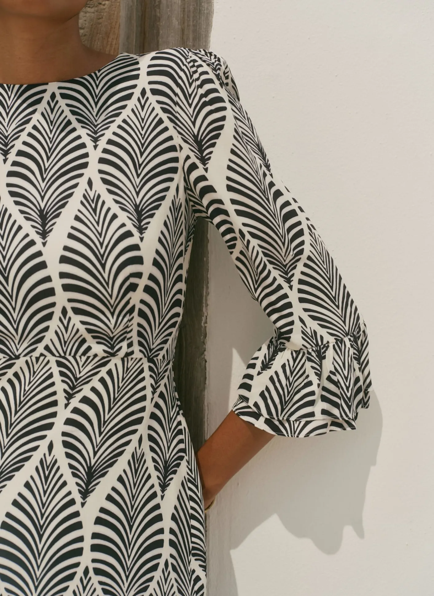 Outlet Navy Leaf Print Ruffle Detail Midi Dress Occasion Dresses|Occasion Dresses